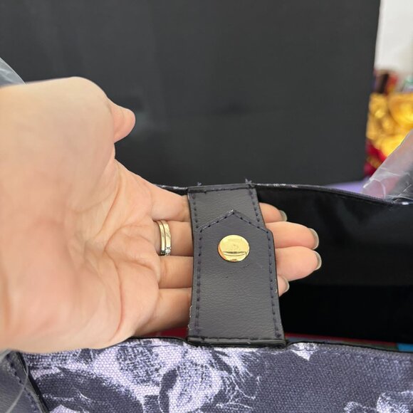 Victorias Secret Floral Book Weekender Logo Tote Travel Bag NWT - Picture 3 of 4